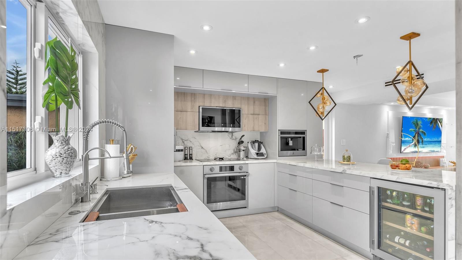 FONTAINEBLEAU PARK WEST V - Residential