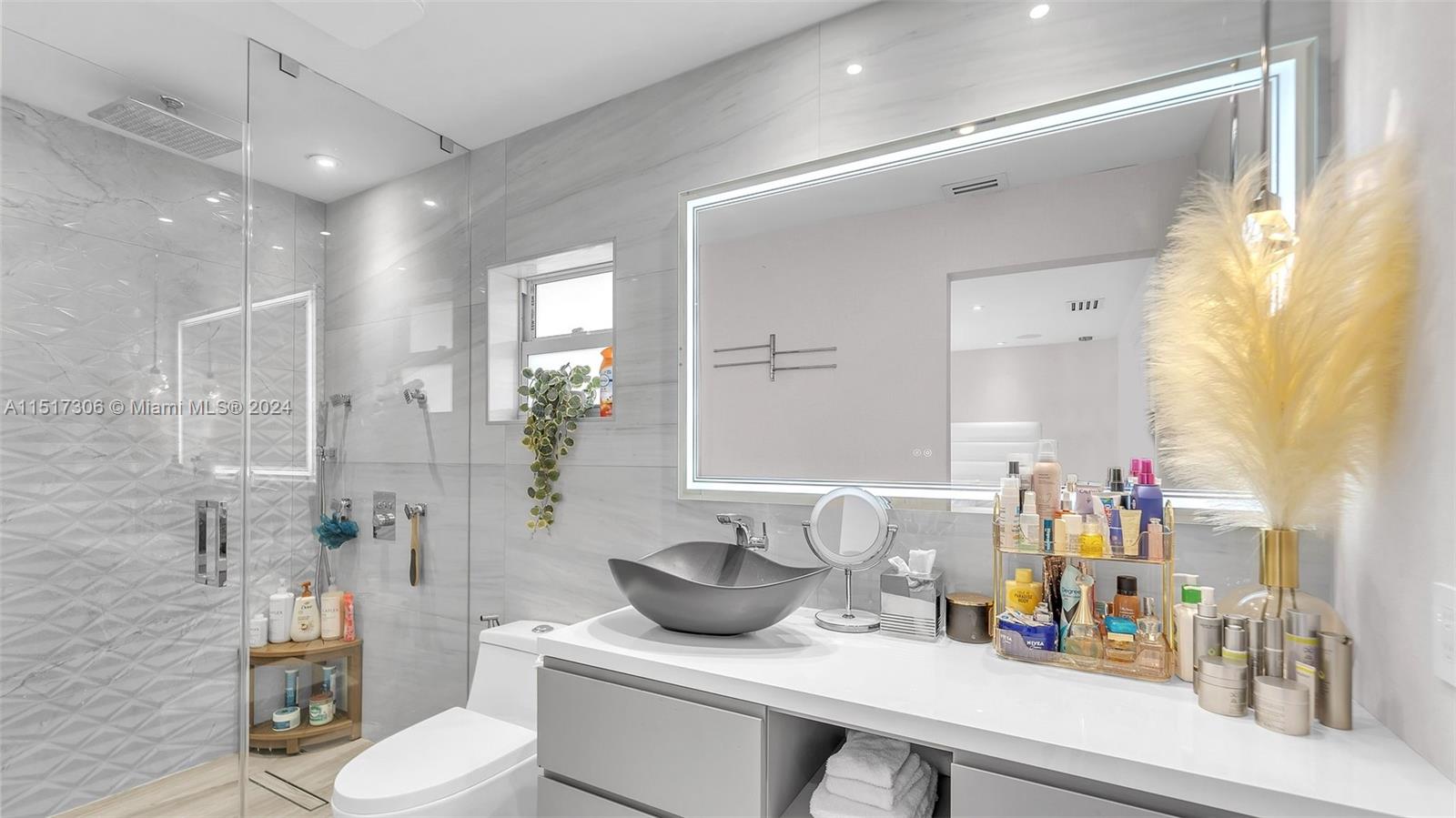 FONTAINEBLEAU PARK WEST V - Residential