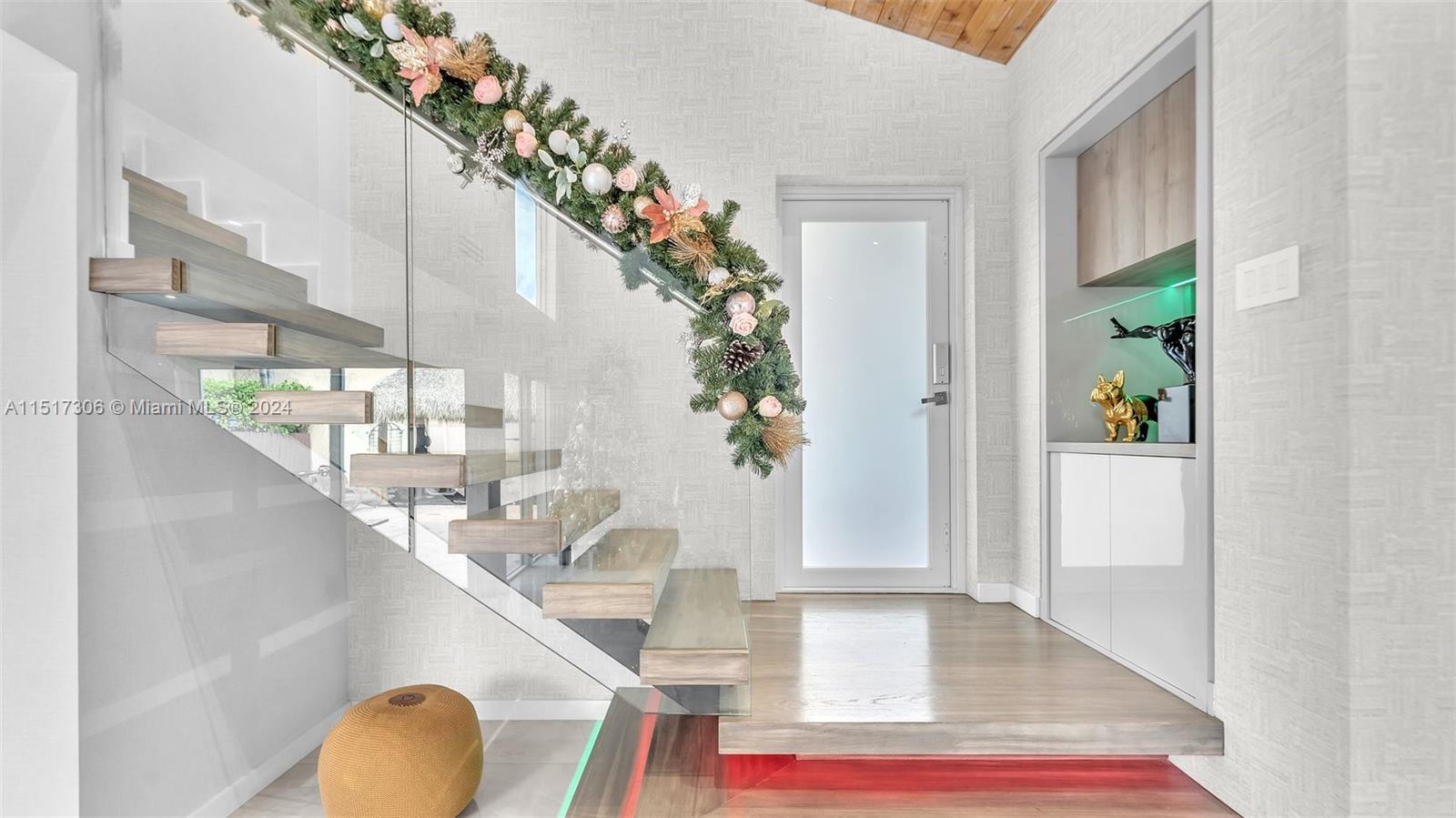FONTAINEBLEAU PARK WEST V - Residential