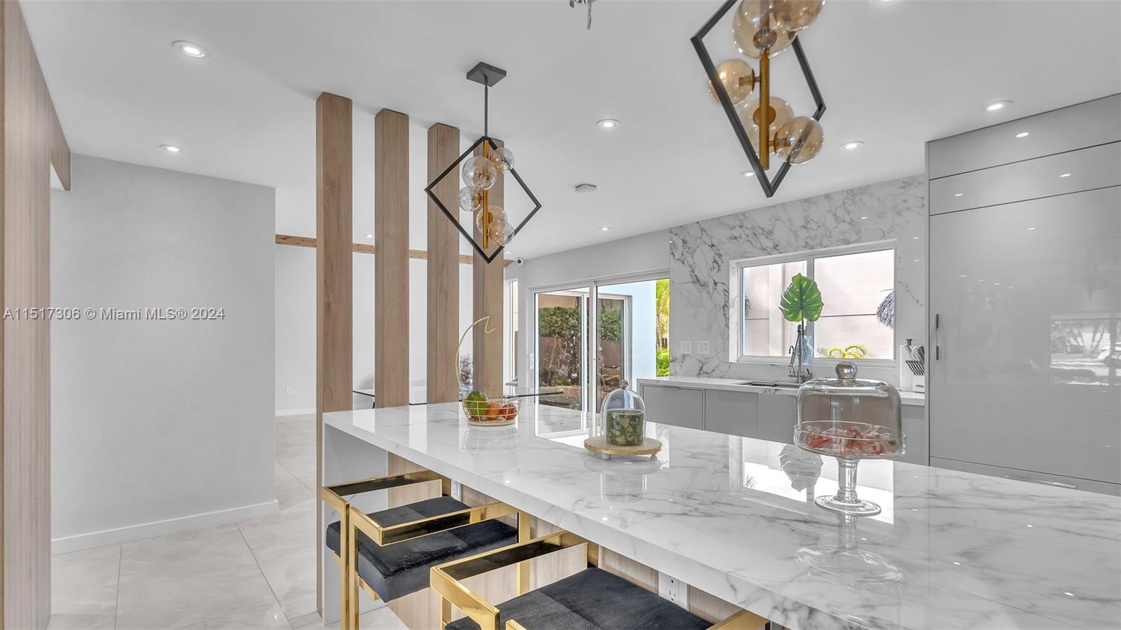 FONTAINEBLEAU PARK WEST V - Residential