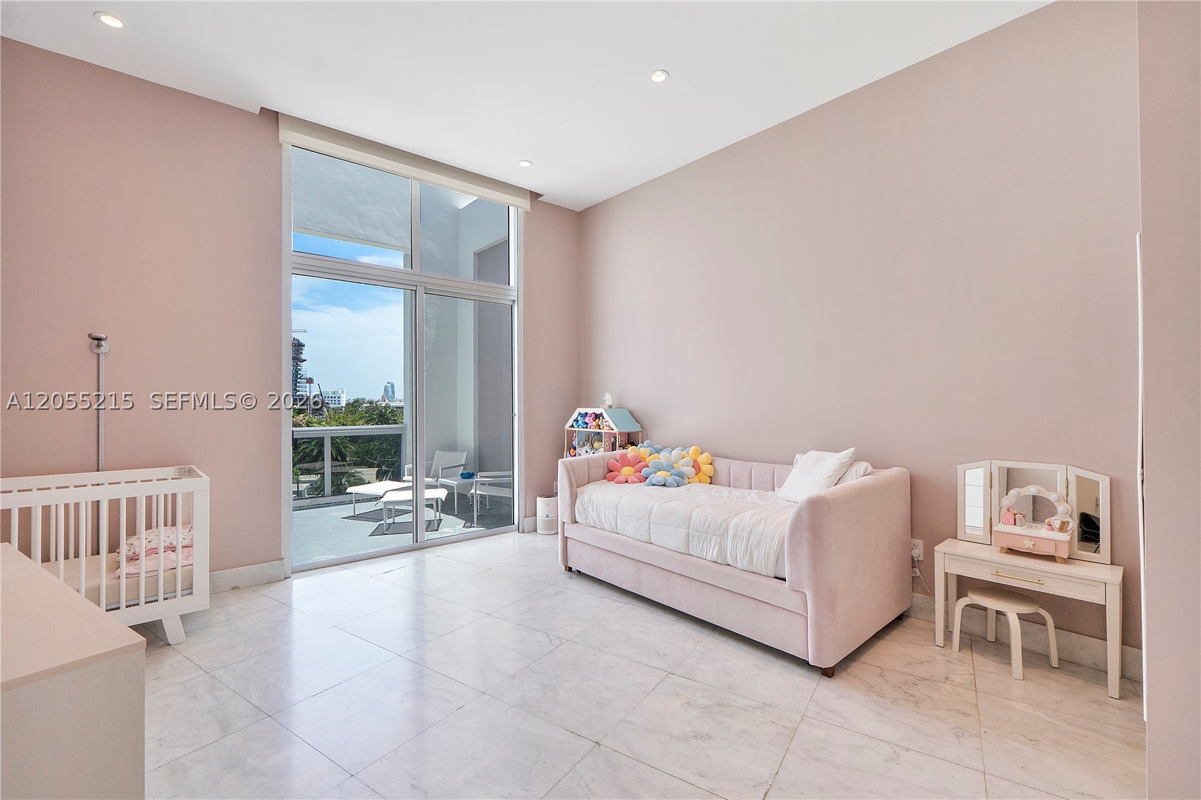 THE MERIDIAN CONDO - Residential