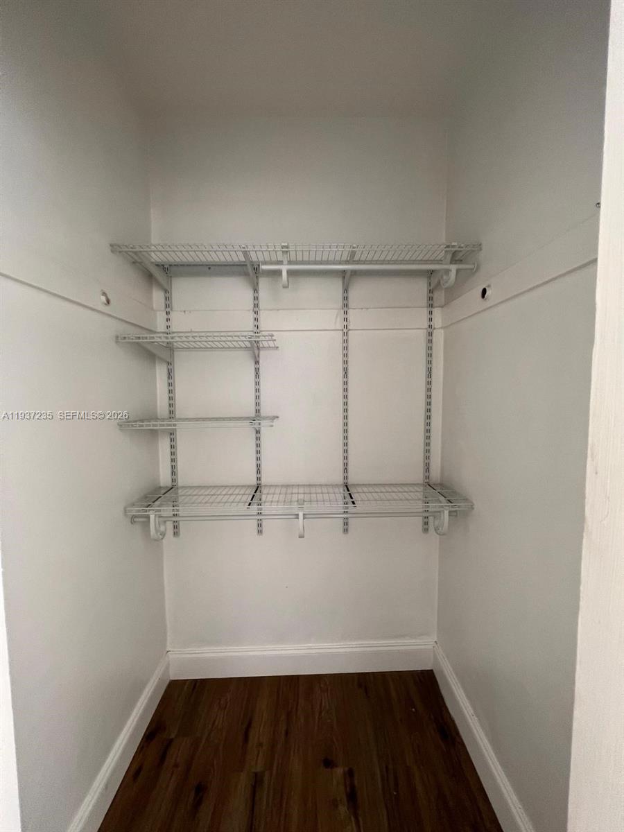 INDIANA PARK - Residential Income