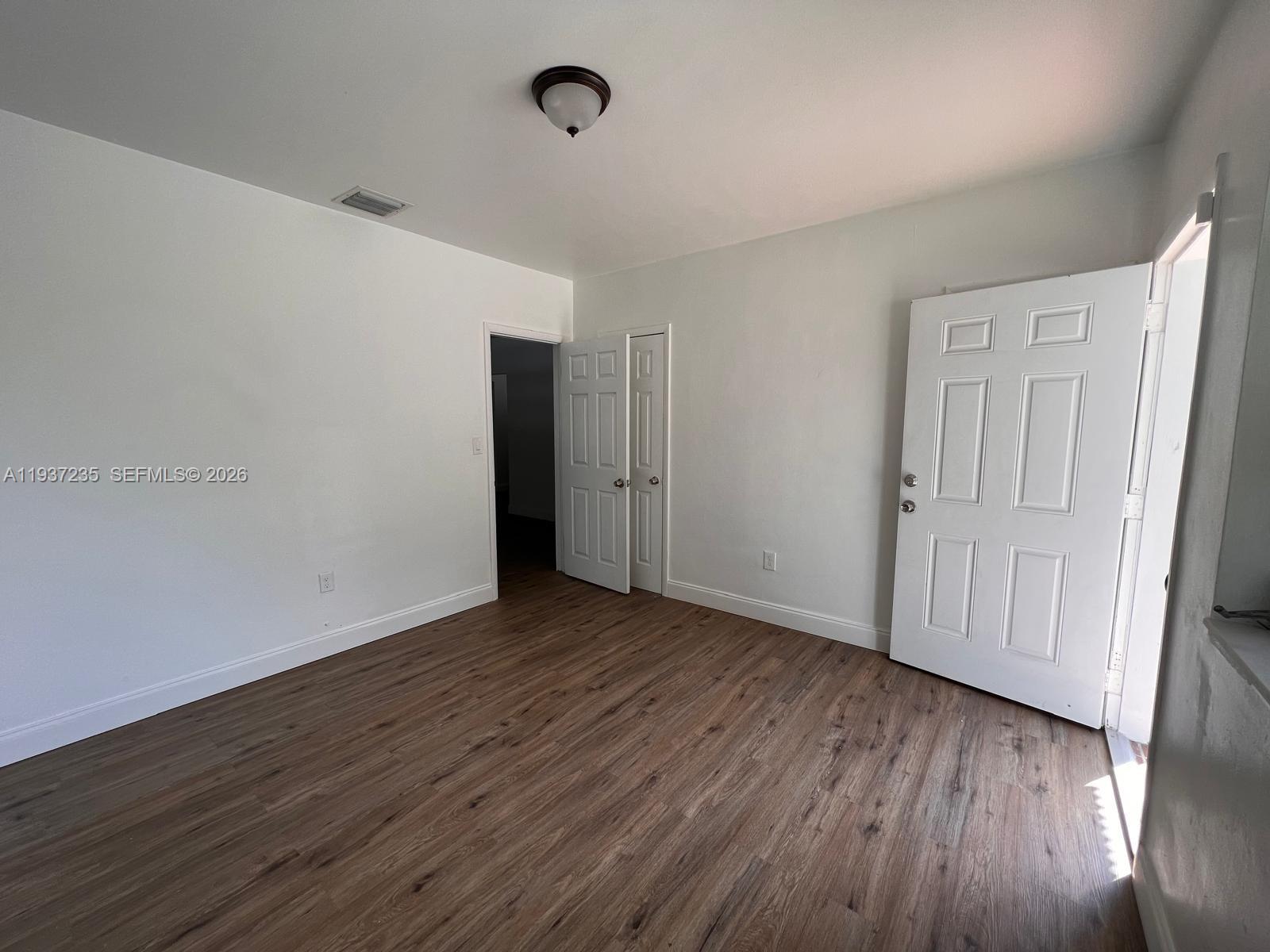 INDIANA PARK - Residential Income