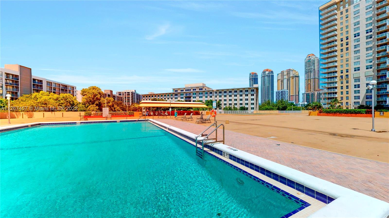 WINSTON TOWERS 400 CONDO - Residential