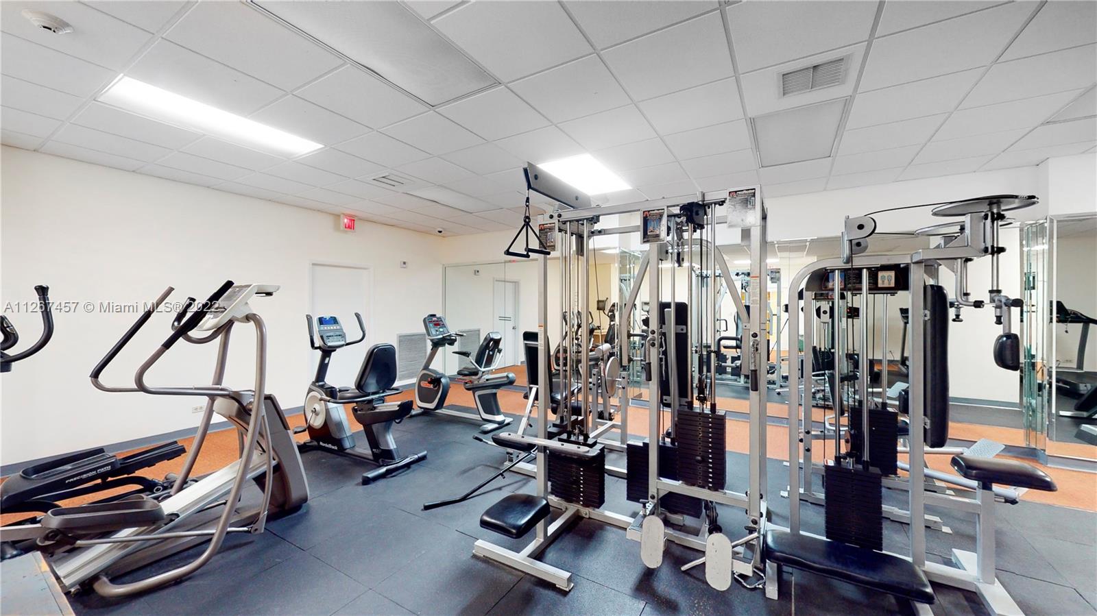 WINSTON TOWERS 400 CONDO - Residential
