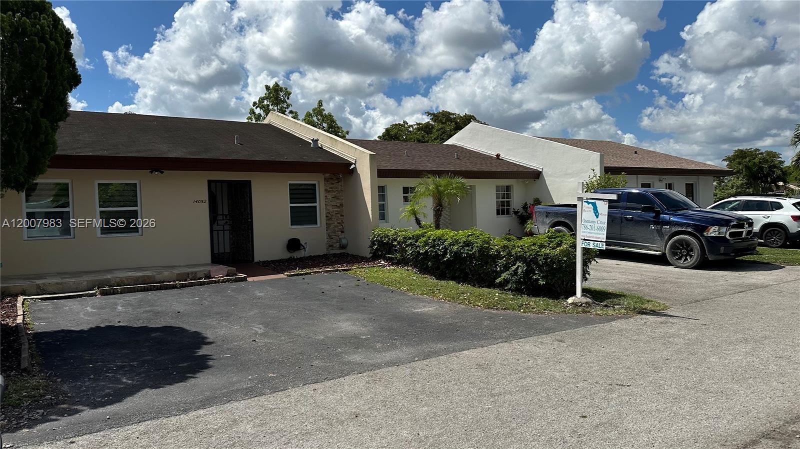 Beautiful one-story townhouse with 3 Bedrooms, 1 Bathroom, Remodeled kitchen with updated appliances including stainless steel stove, hurricane impact windows throughout the property, patio for BBQs and relaxation.  Excellent and well-situated location, close to schools and parks. Walking distance to restaurants and shopping centers.