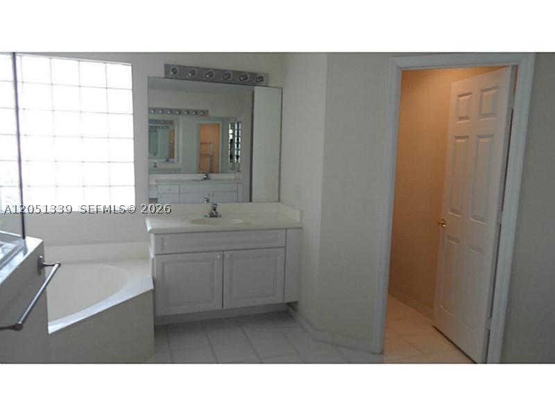 SILVER LAKES PHASE III - Residential Lease