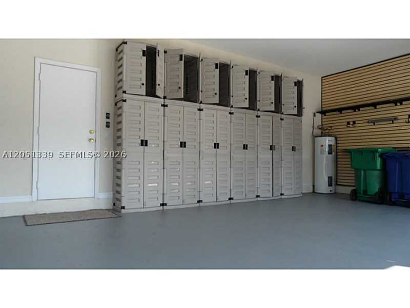 SILVER LAKES PHASE III - Residential Lease