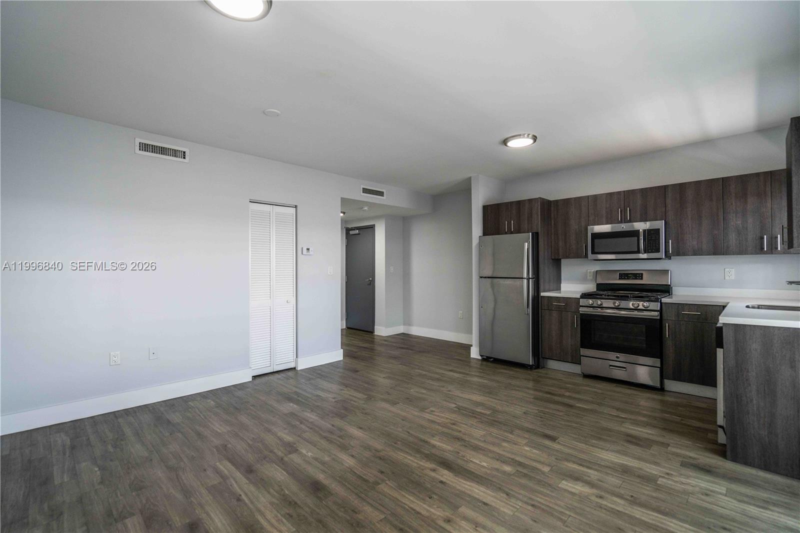 BEACH BAY SUB - Residential Lease