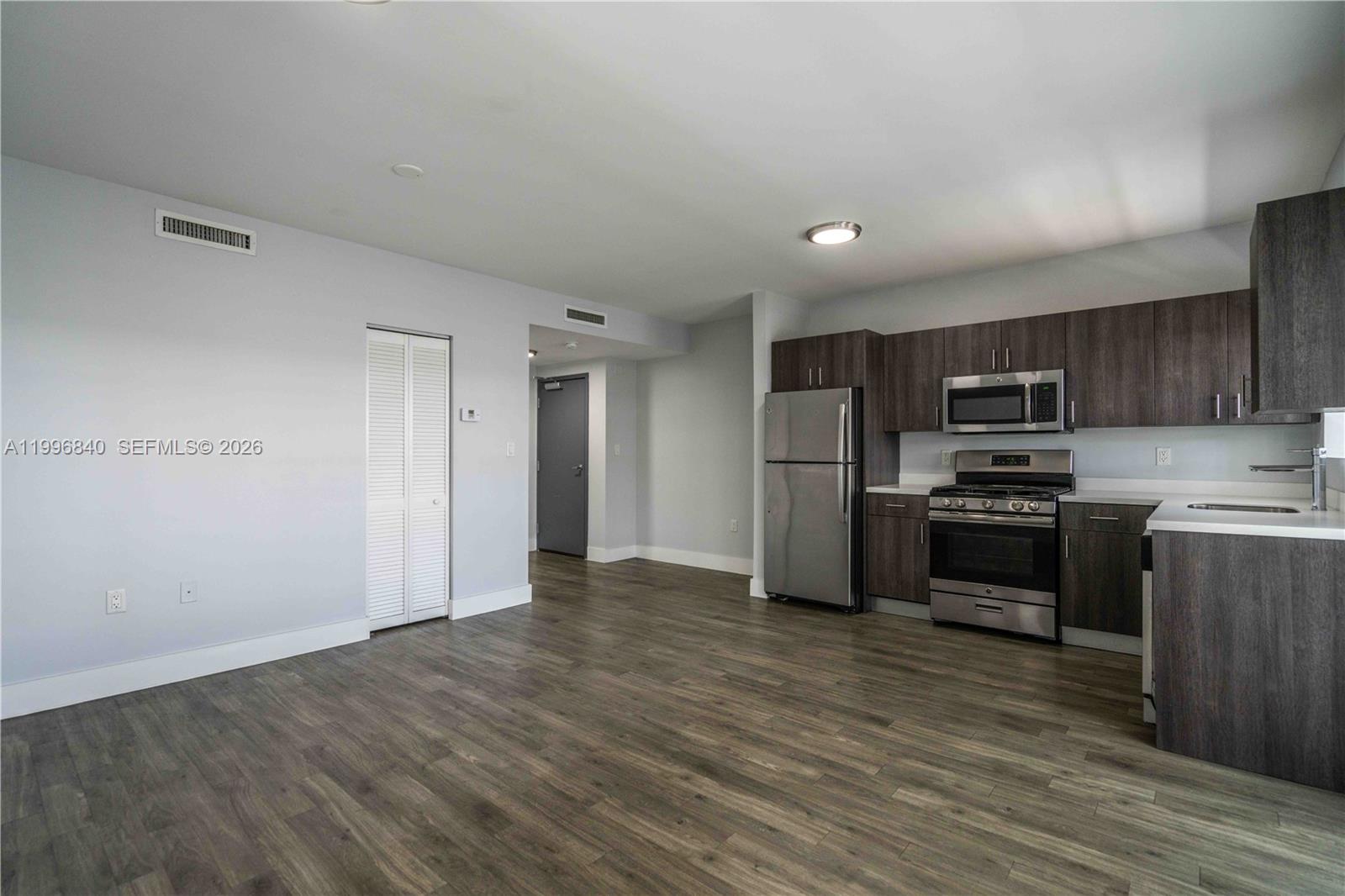 BEACH BAY SUB - Residential Lease