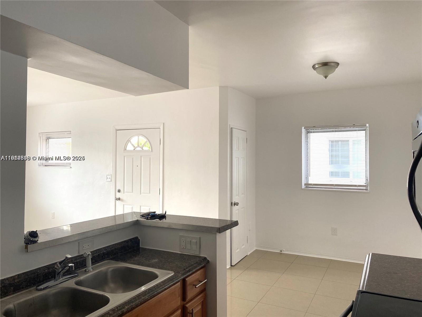 MARSEILLES CONDO - Residential