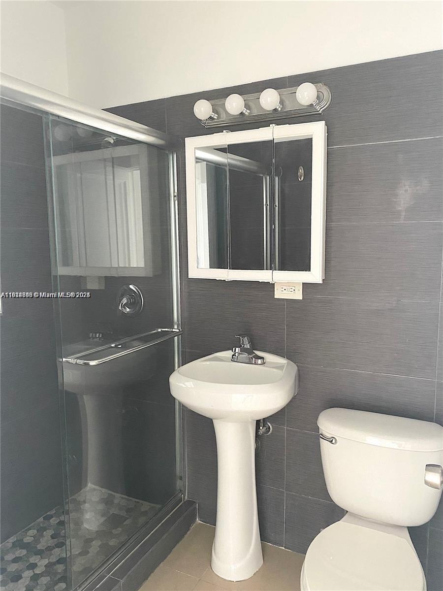 MARSEILLES CONDO - Residential