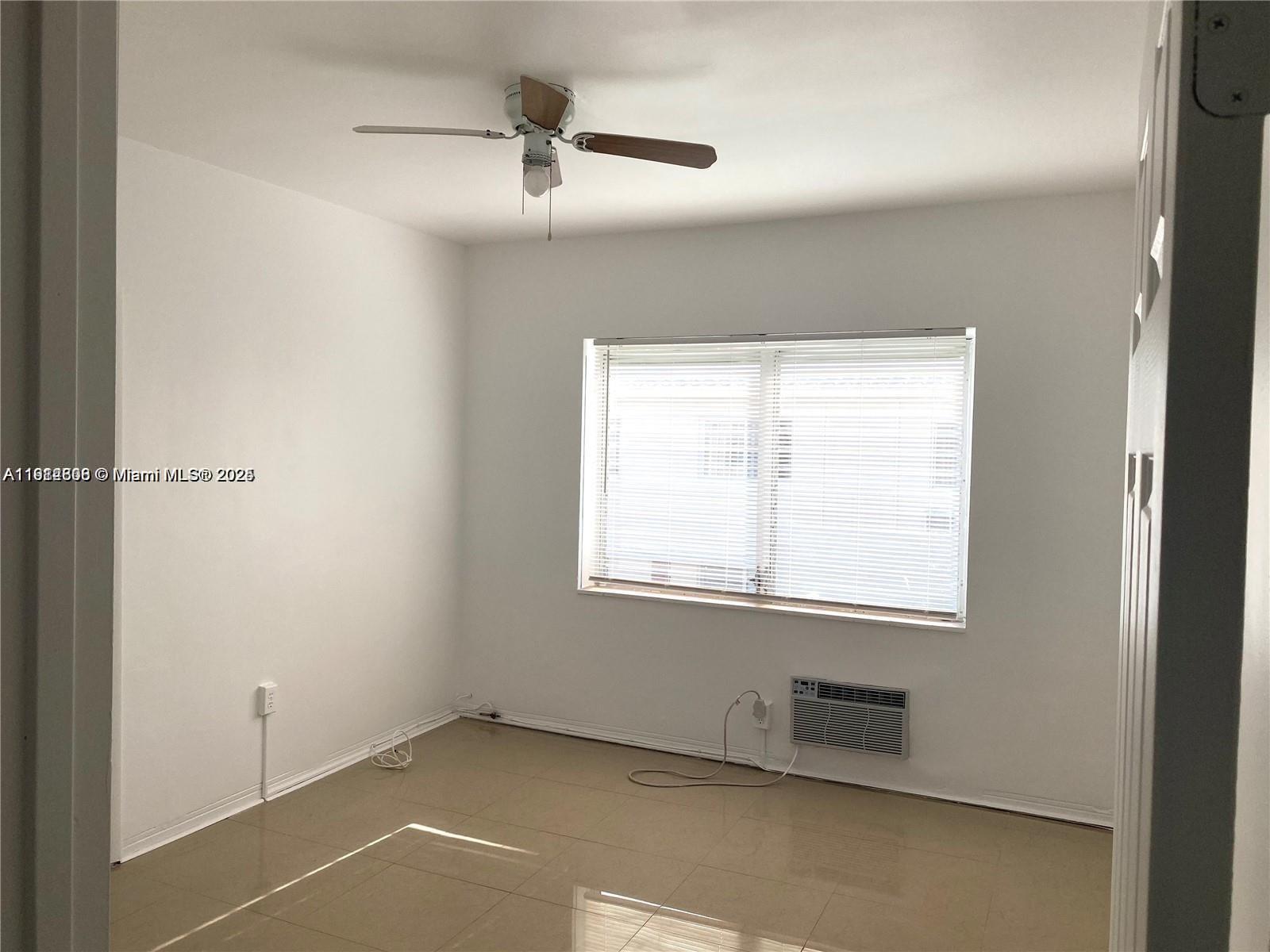 MARSEILLES CONDO - Residential