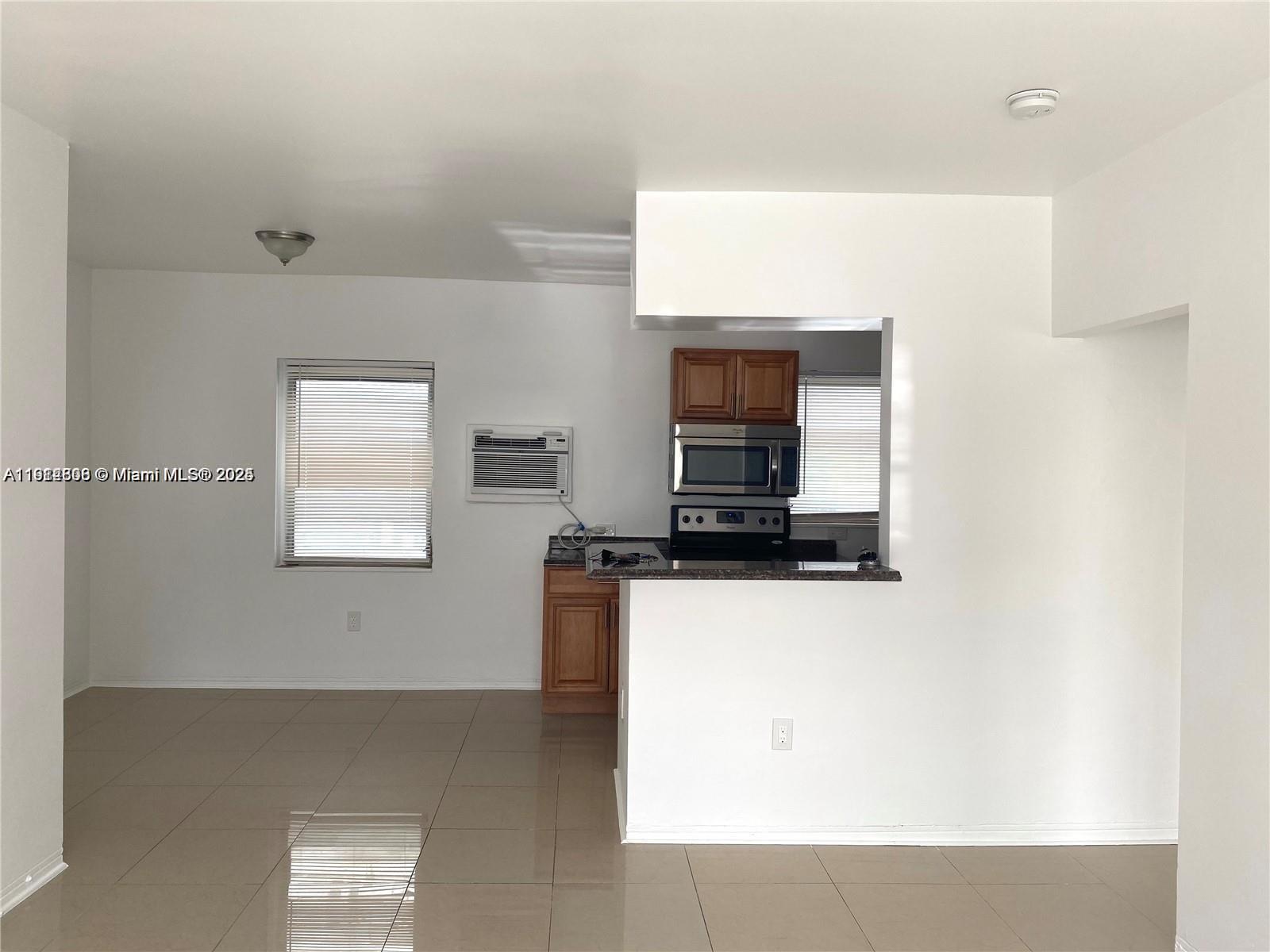 MARSEILLES CONDO - Residential
