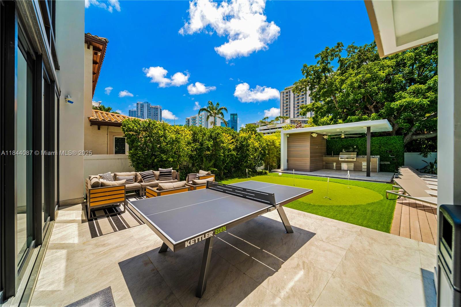 HOLLEMAN PARK - Residential