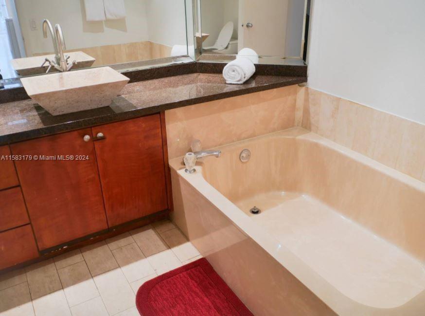 THE GRAND CONDO - Residential Lease