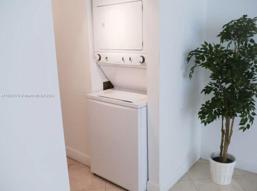 THE GRAND CONDO - Residential Lease