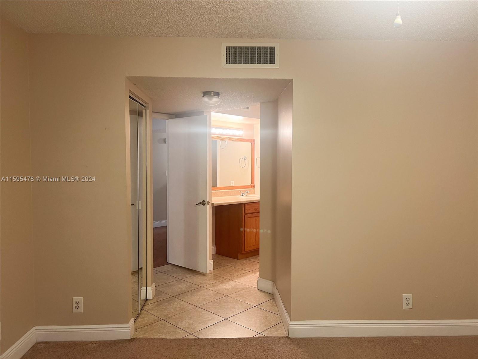 PLANTATION RACQUET CLUB - Residential Lease