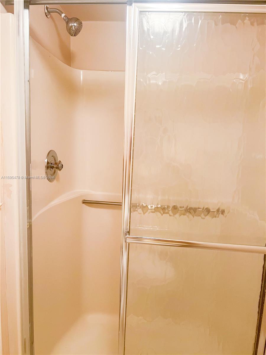 PLANTATION RACQUET CLUB - Residential Lease