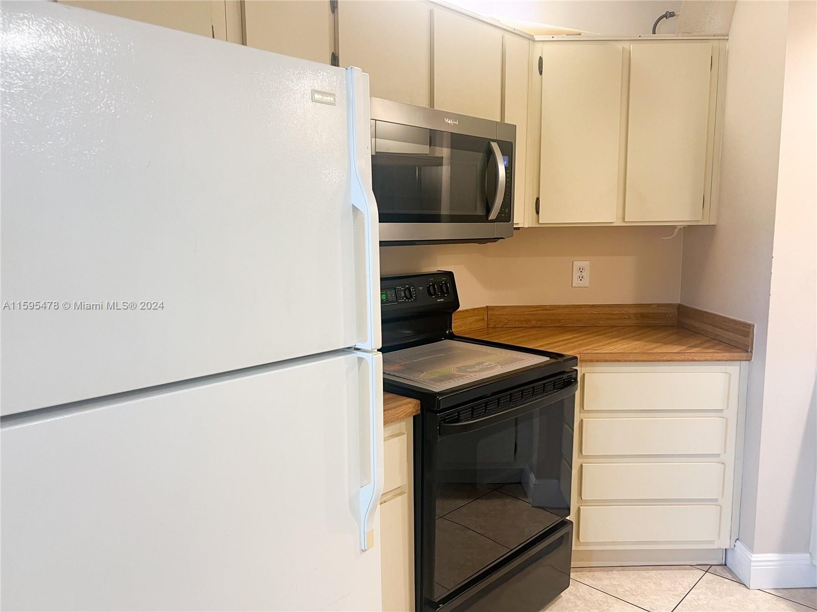 PLANTATION RACQUET CLUB - Residential Lease