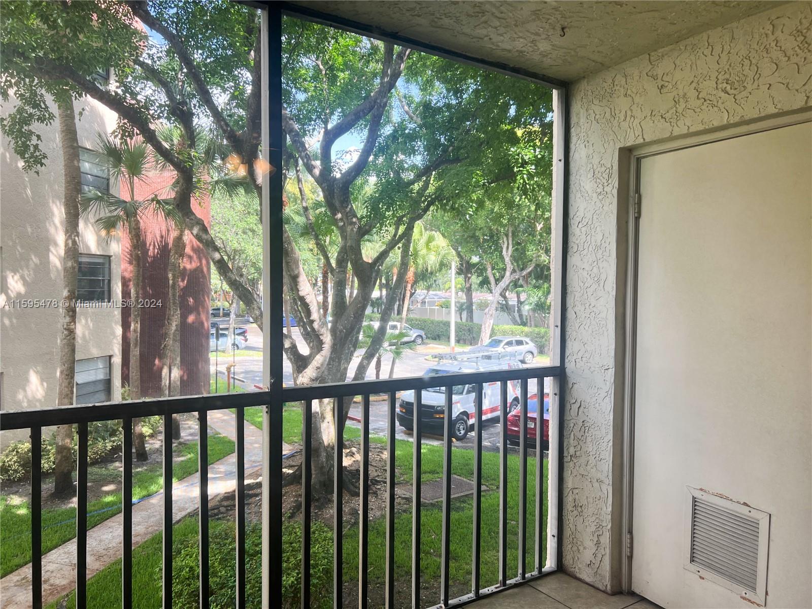 Beautiful 2 Bed 2 Bath split layout with wood in bedrooms and title in living area. Nice kitchen with granite counter-top. Washer & dryer. This community offers clubhouse, pools, 4 tennis courts, children playground and more. Close to Sawgrass Mill Mall.