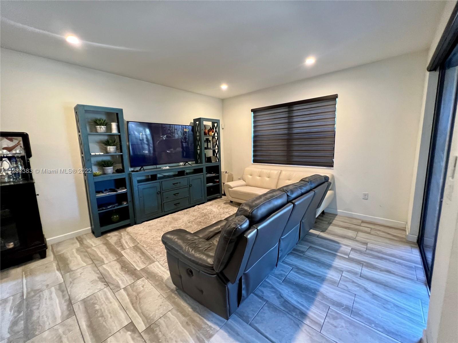 COCO PALM ESTATES - Residential