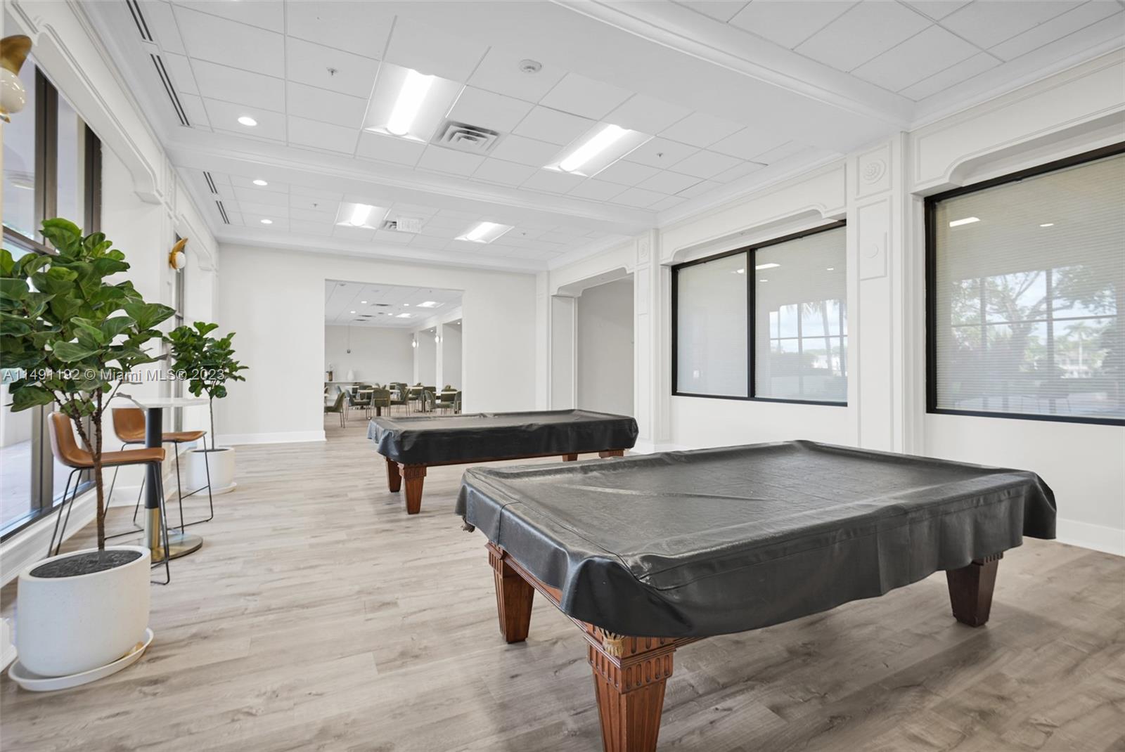 5600 CONDO - Residential