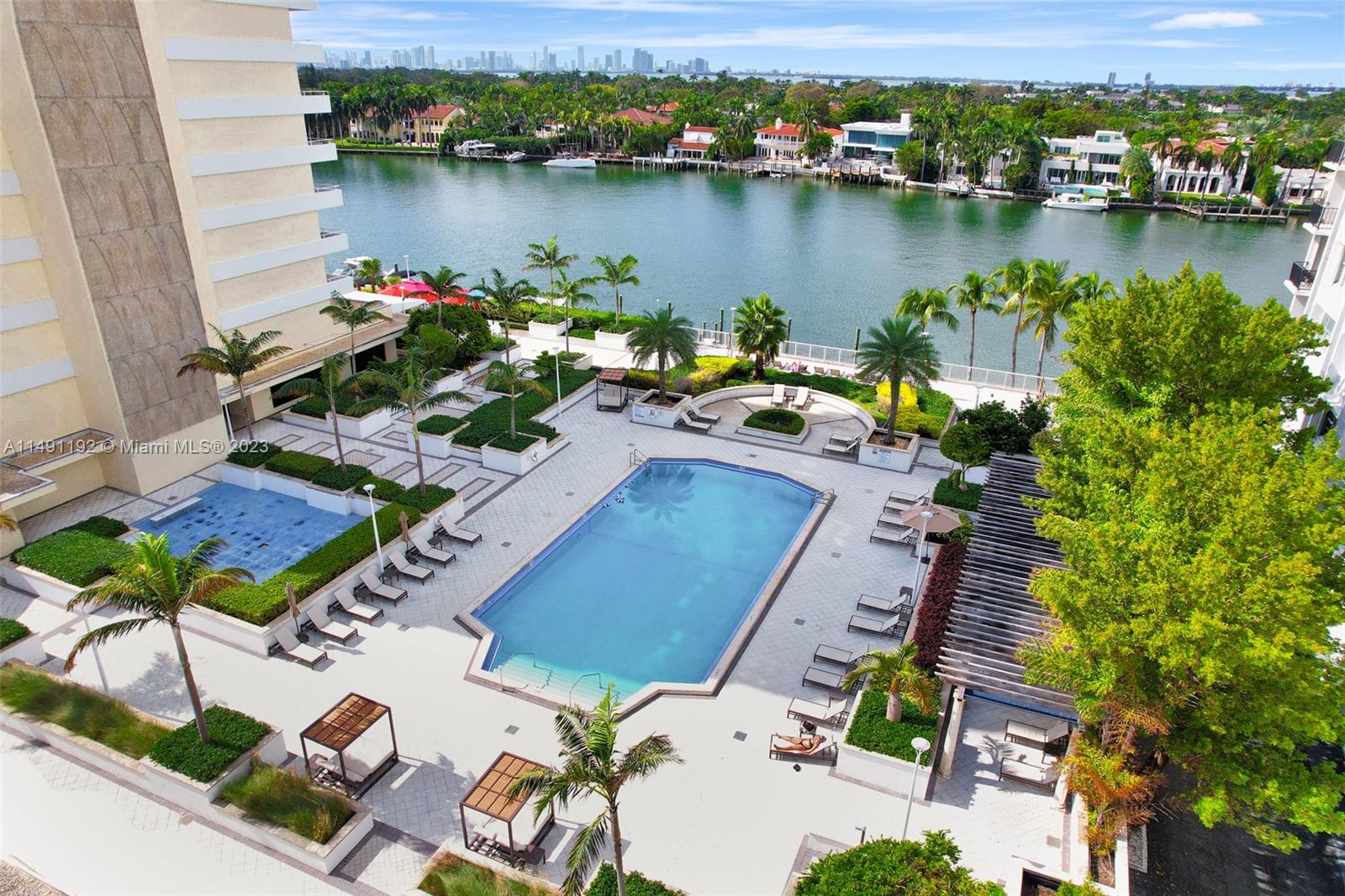5600 CONDO - Residential