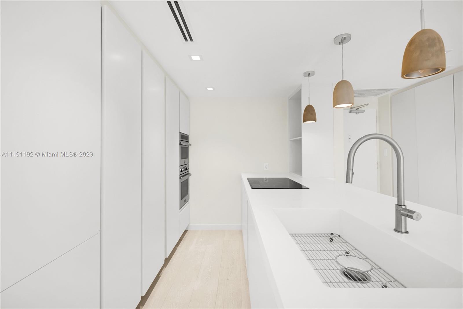 5600 CONDO - Residential