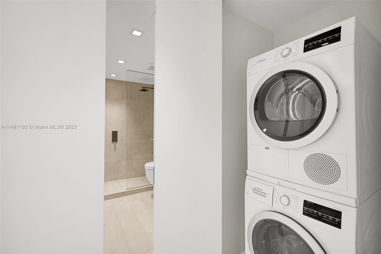 5600 CONDO - Residential
