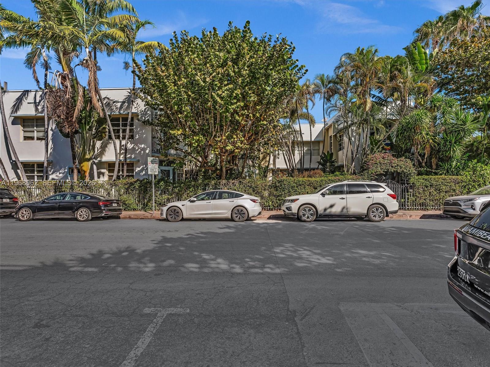 BAYLIS CONDO - Residential