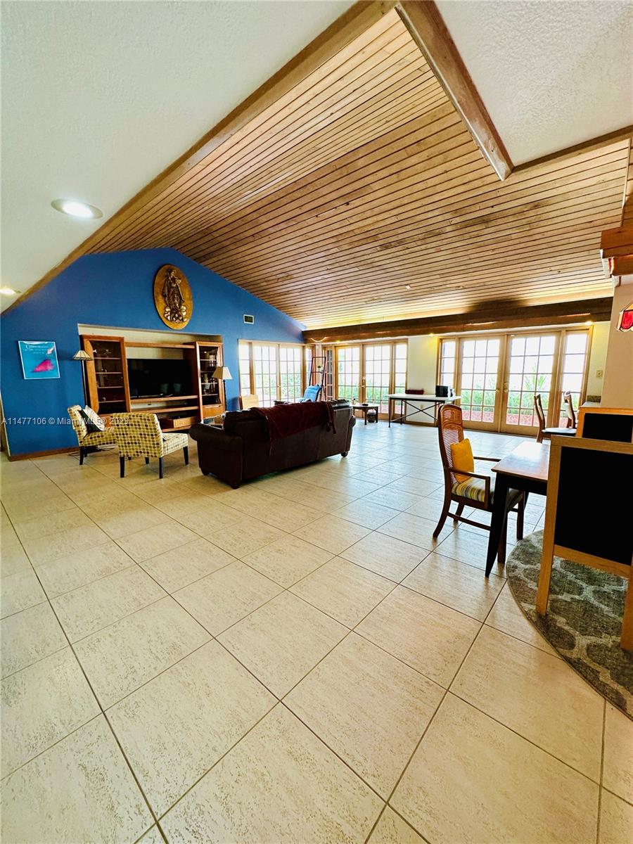 HIDDEN OAKS - Residential Lease