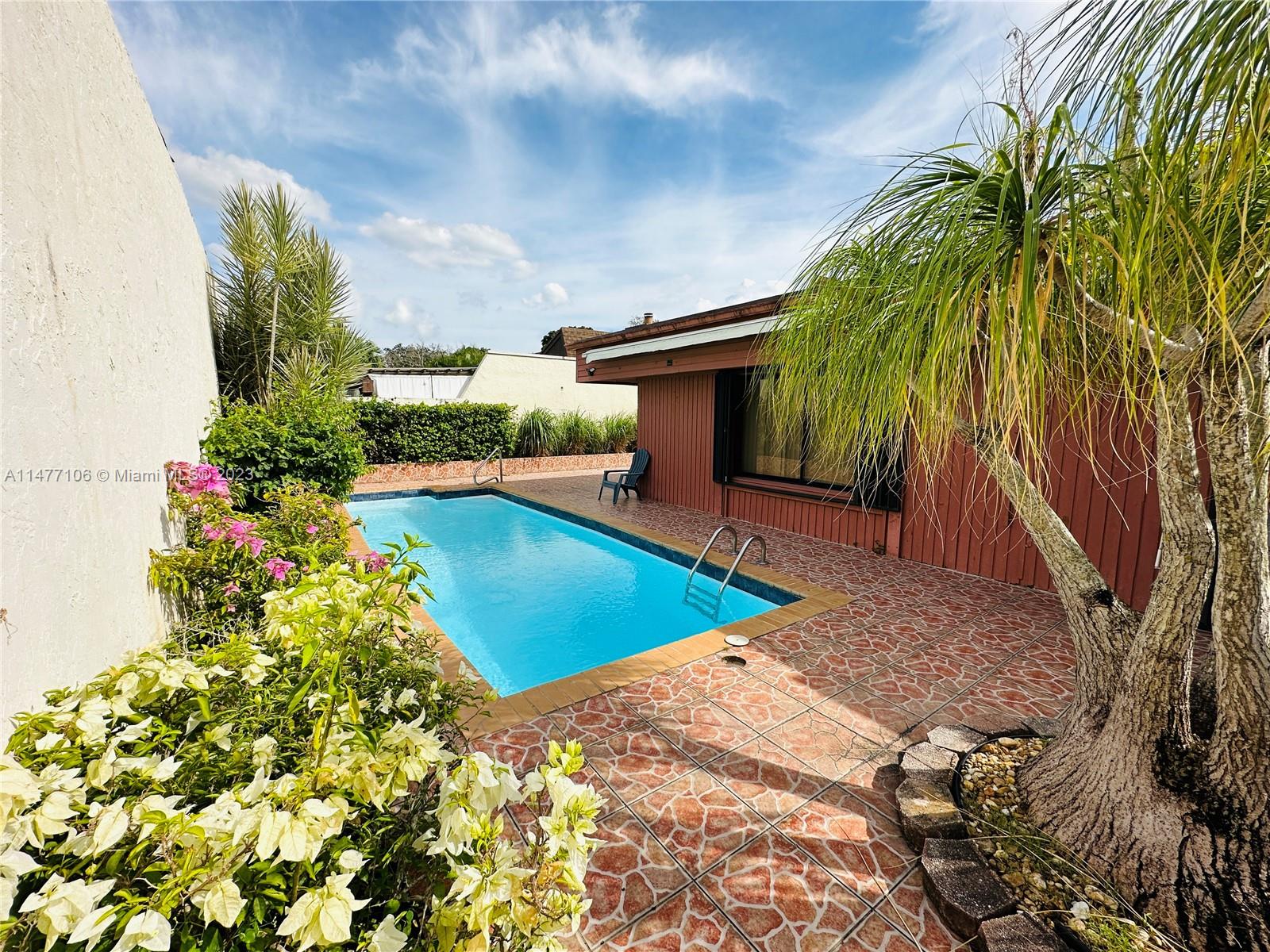 HIDDEN OAKS - Residential Lease