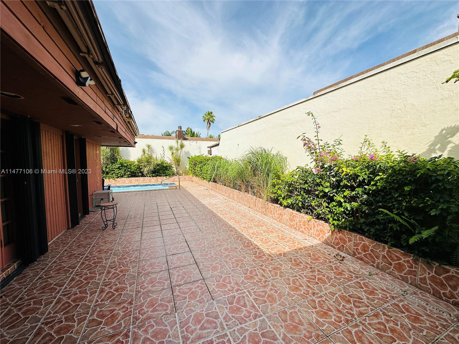 HIDDEN OAKS - Residential Lease