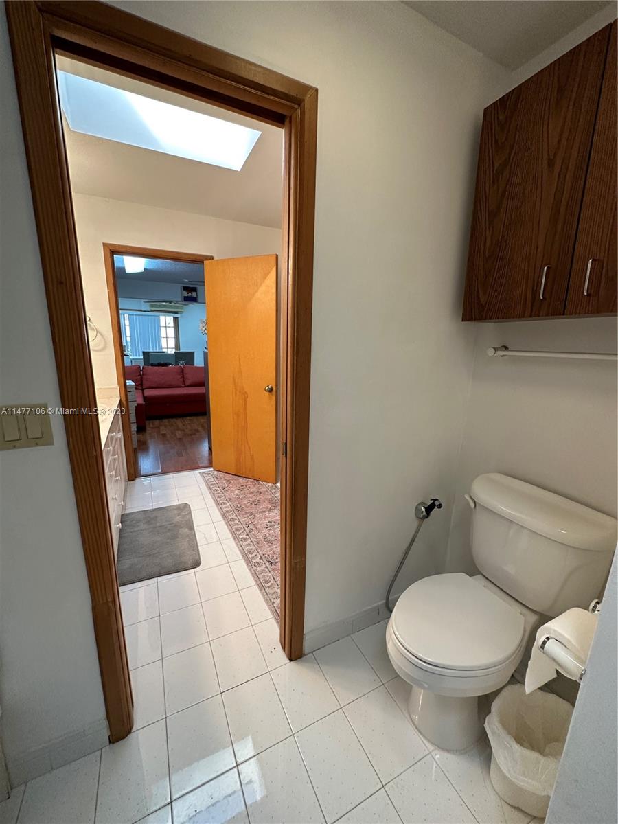 HIDDEN OAKS - Residential Lease