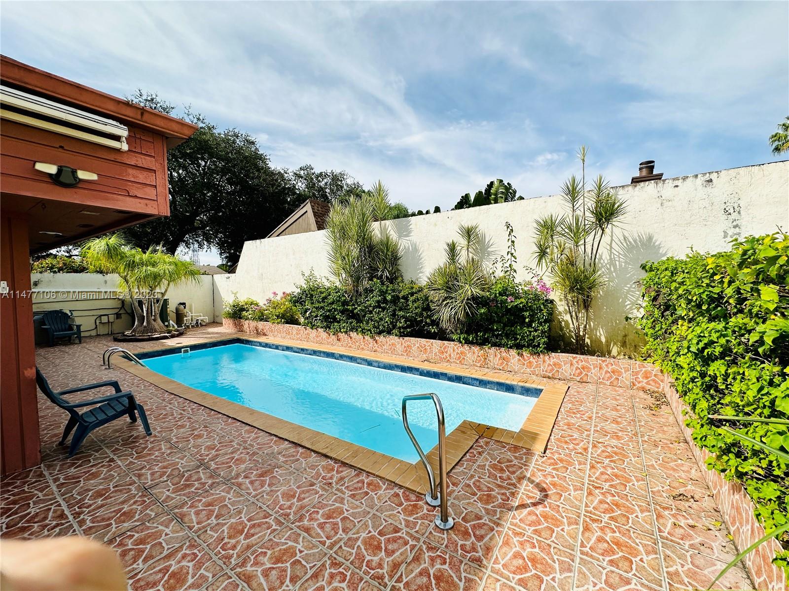 HIDDEN OAKS - Residential Lease