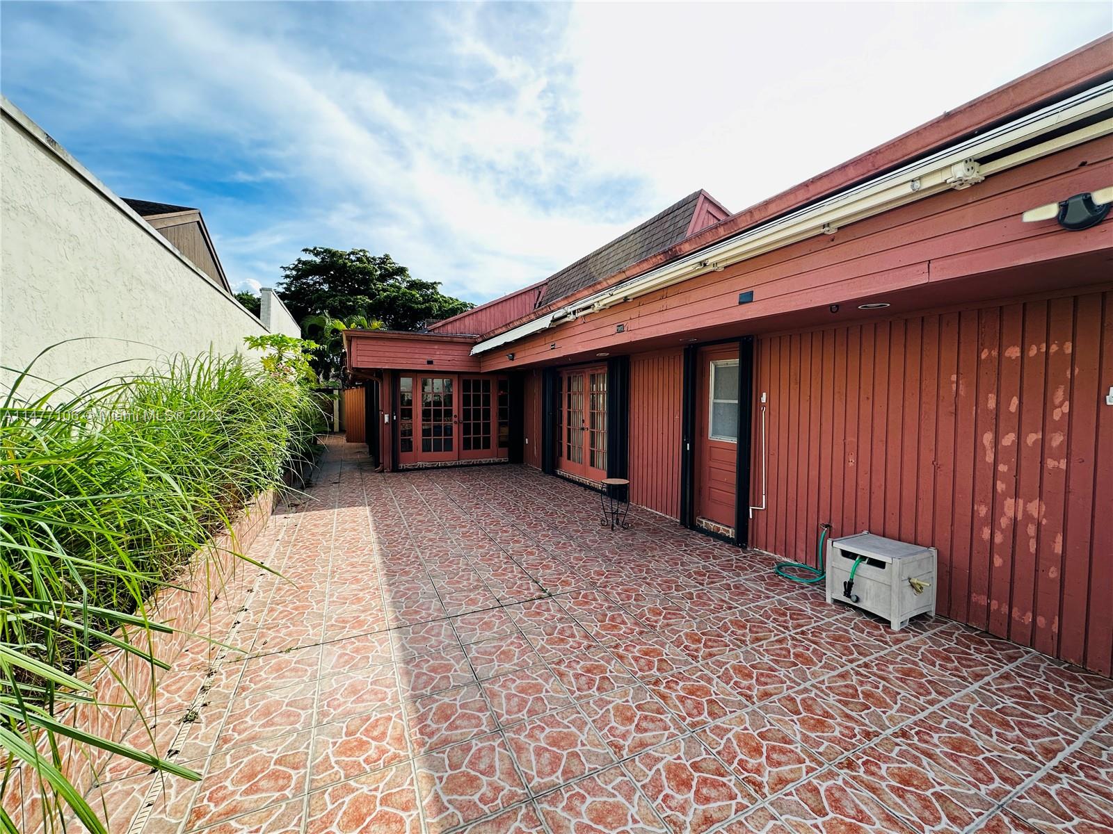 HIDDEN OAKS - Residential Lease