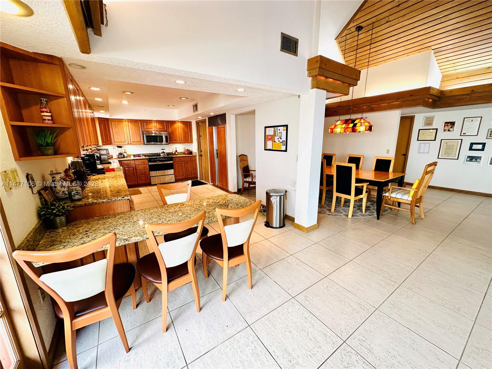 HIDDEN OAKS - Residential Lease