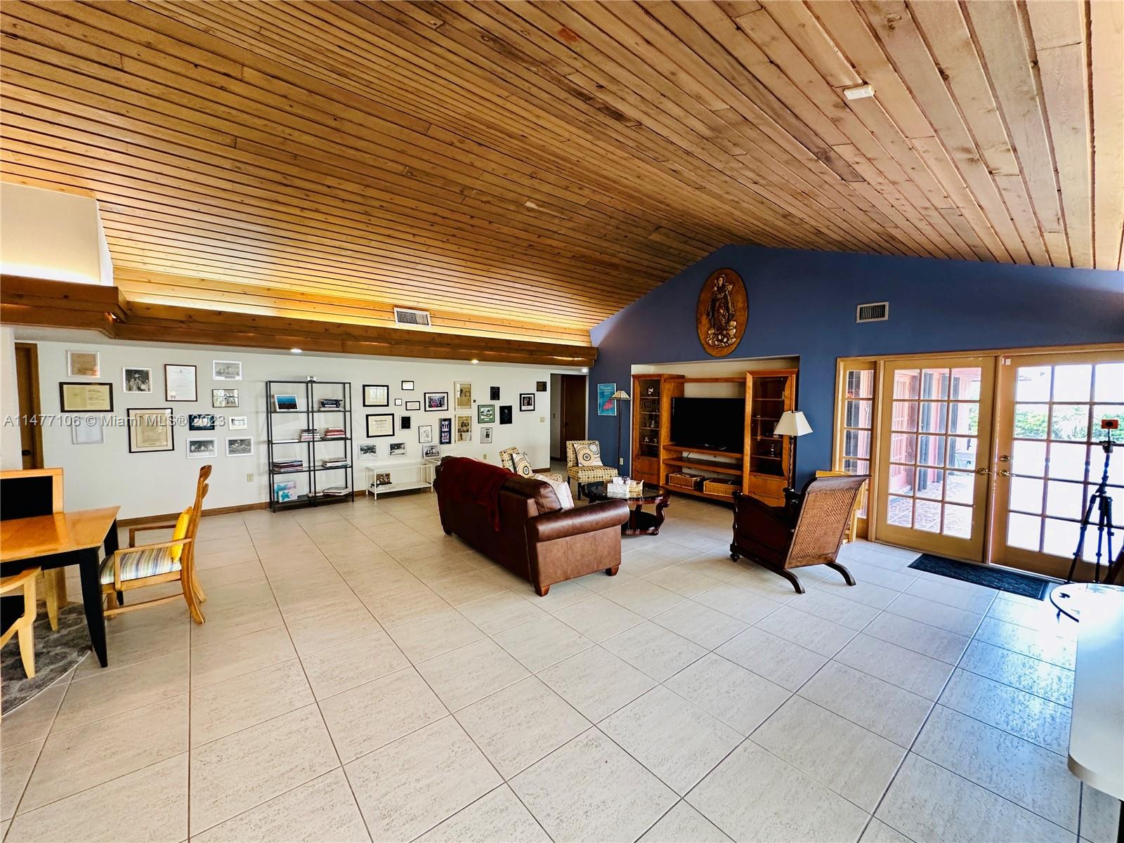 HIDDEN OAKS - Residential Lease