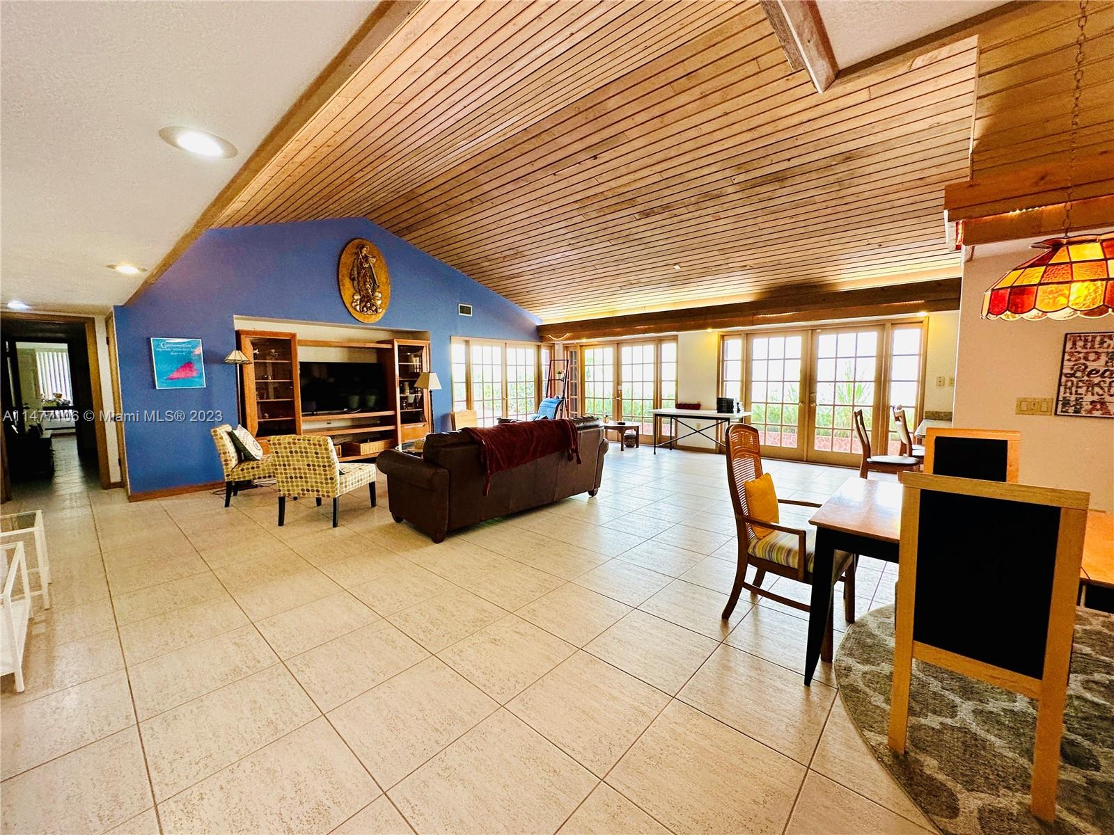 HIDDEN OAKS - Residential Lease