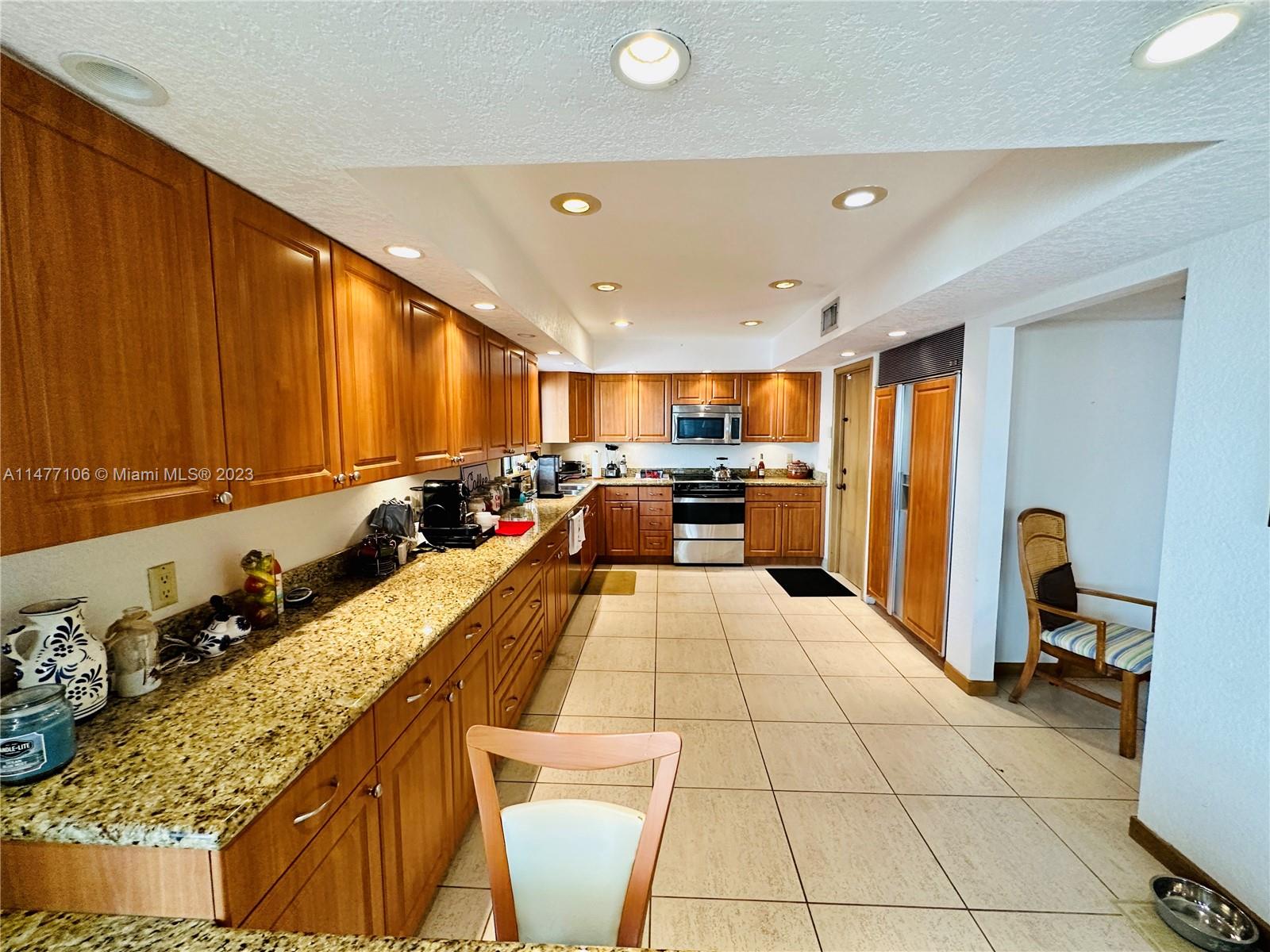 HIDDEN OAKS - Residential Lease
