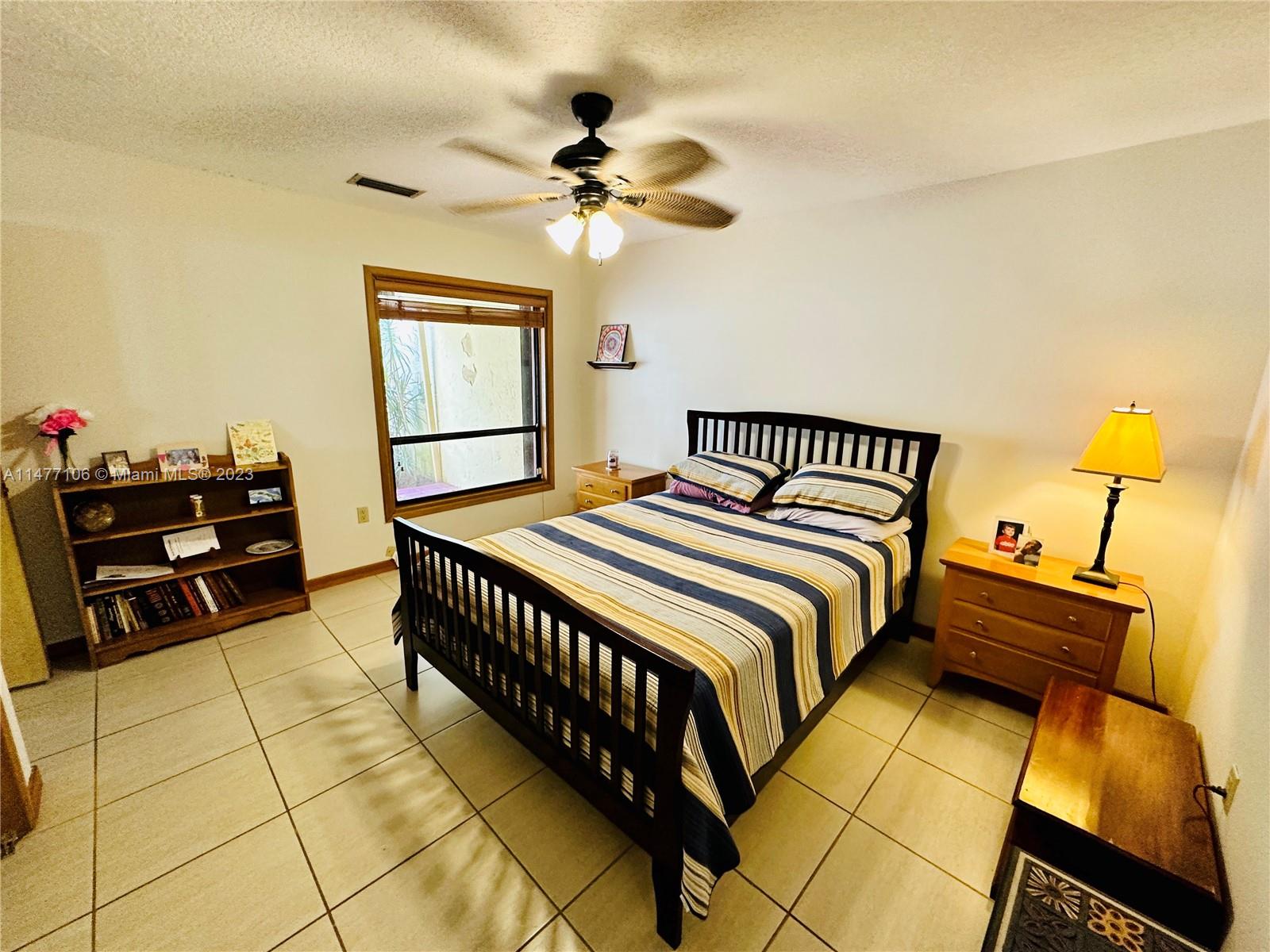 HIDDEN OAKS - Residential Lease