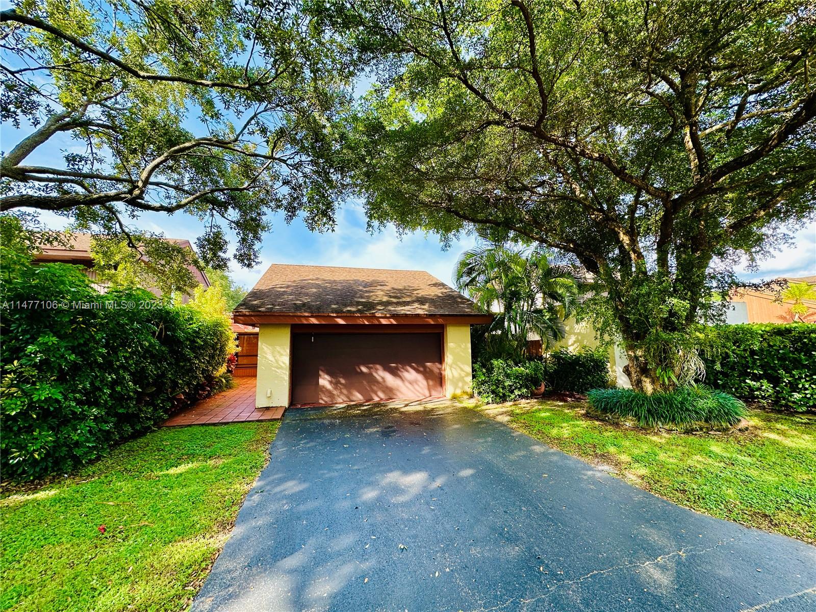 HIDDEN OAKS - Residential Lease
