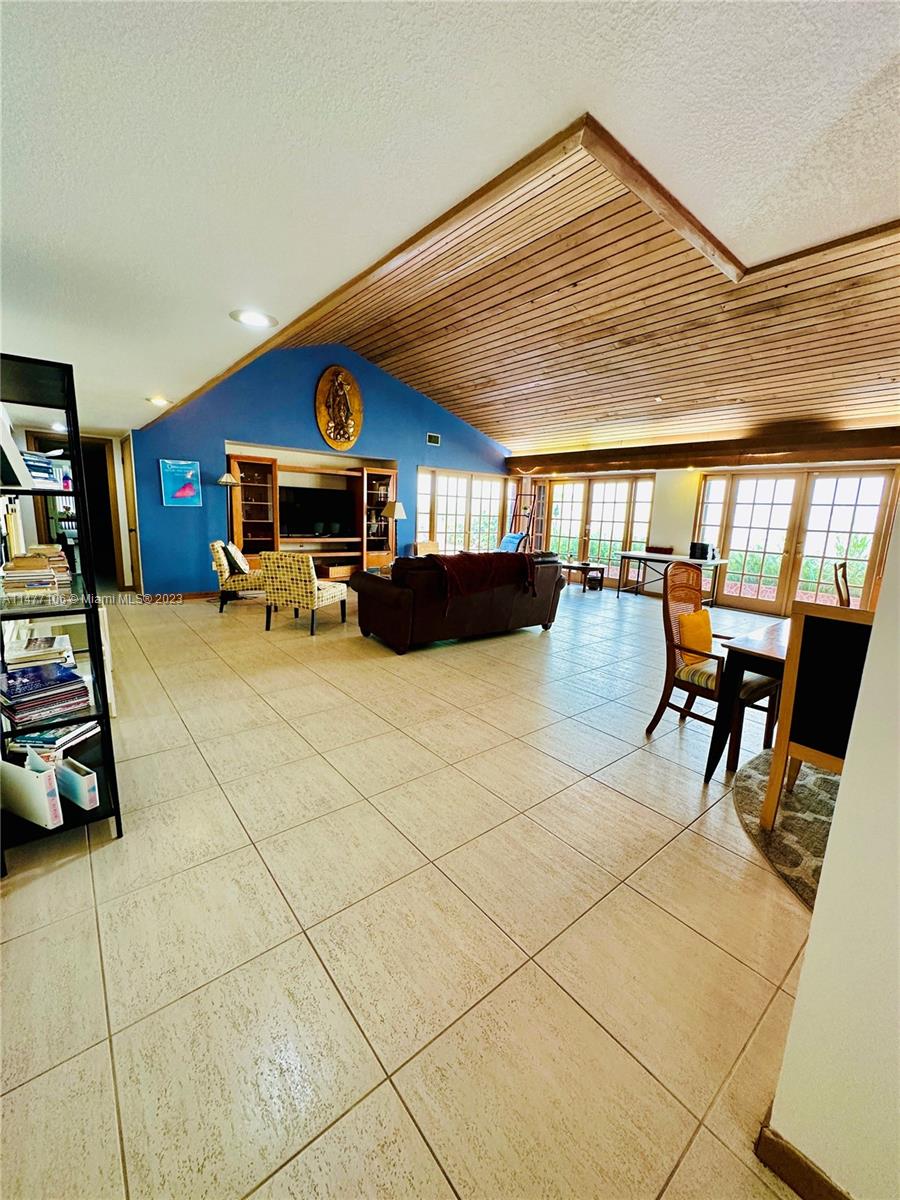HIDDEN OAKS - Residential Lease
