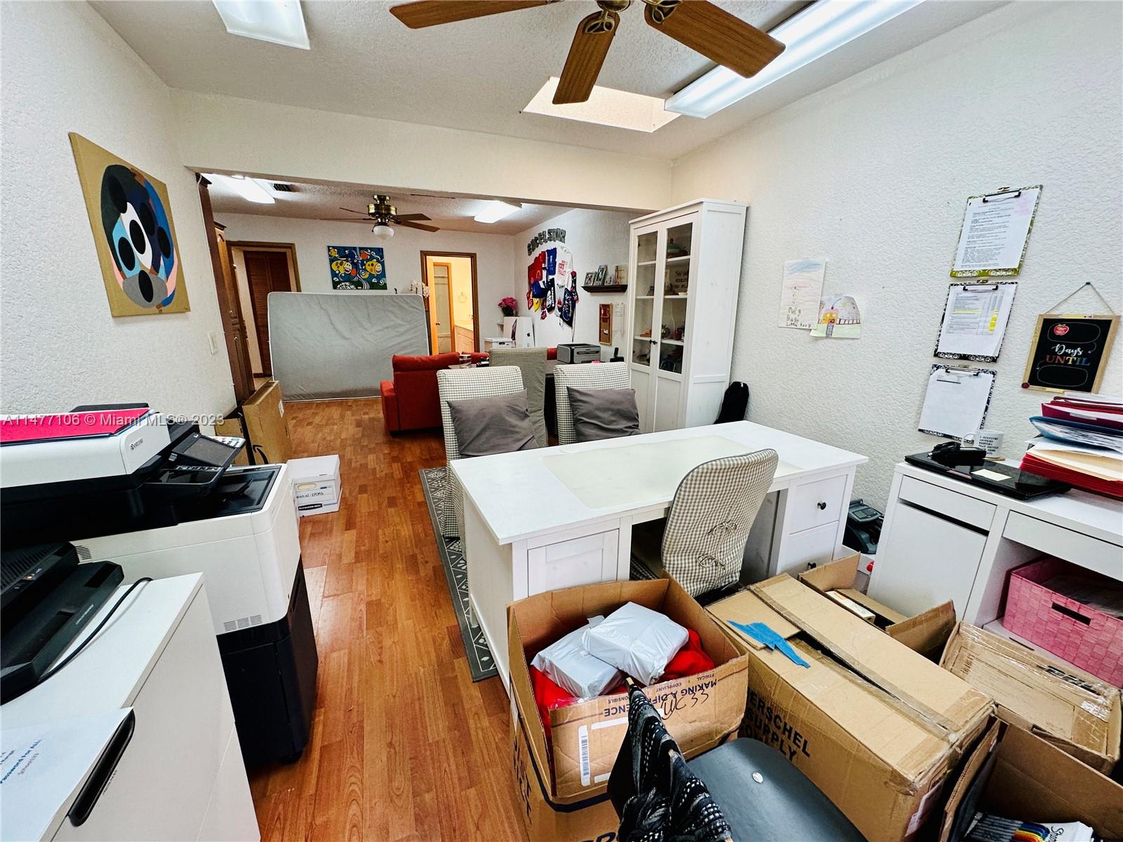 HIDDEN OAKS - Residential Lease