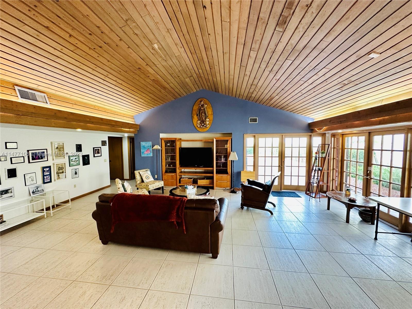 HIDDEN OAKS - Residential Lease