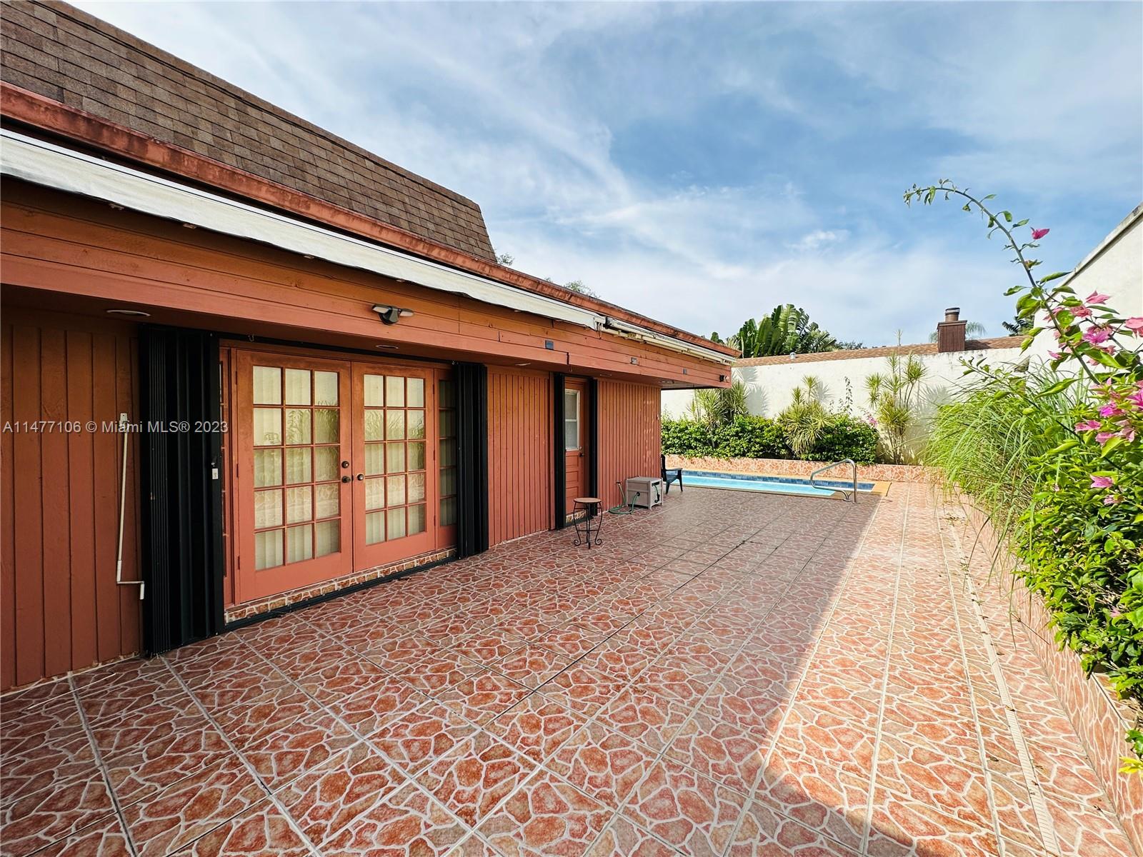 HIDDEN OAKS - Residential Lease
