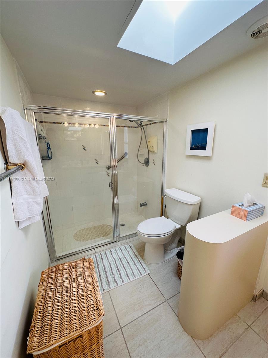 HIDDEN OAKS - Residential Lease