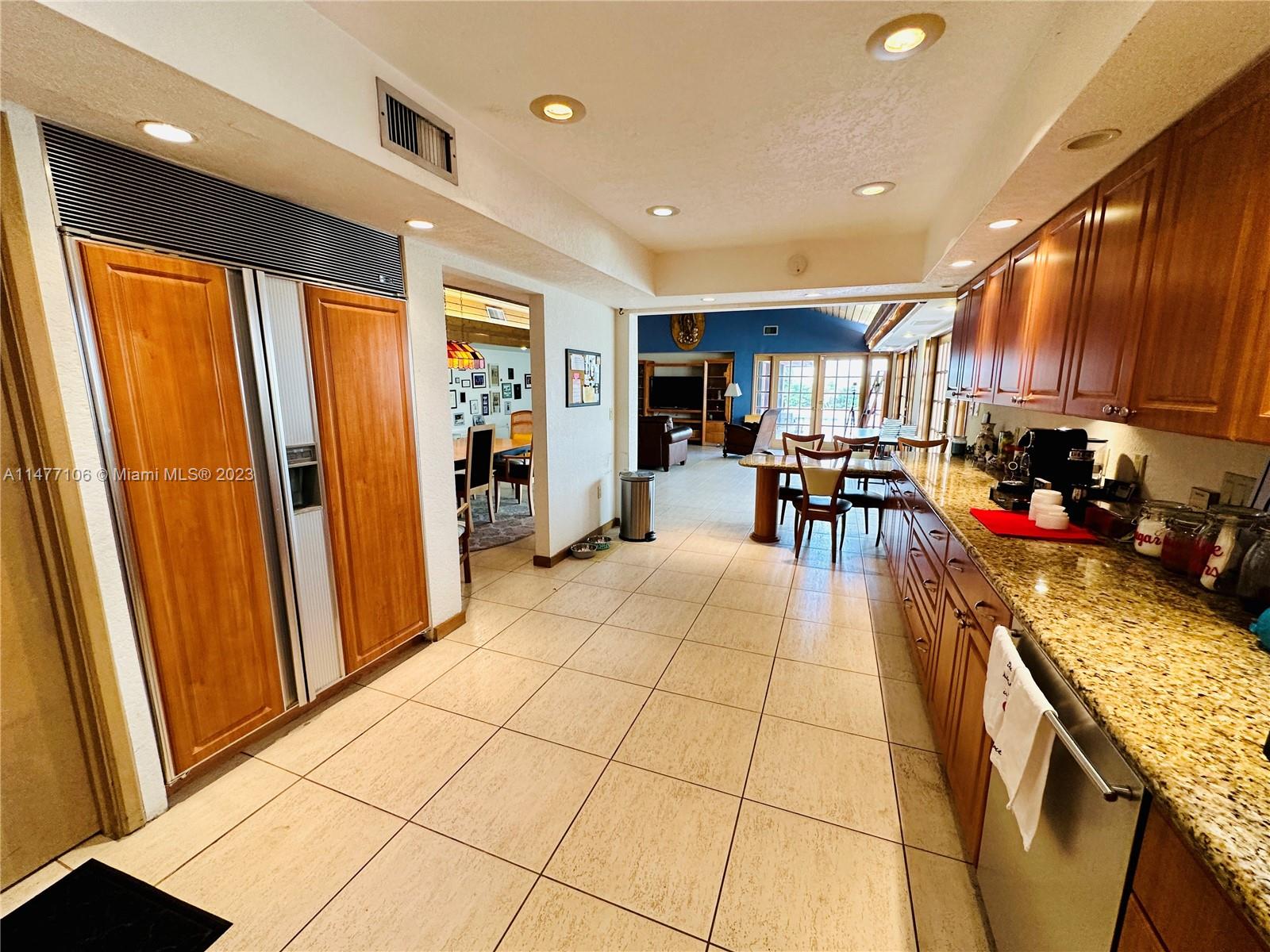 HIDDEN OAKS - Residential Lease