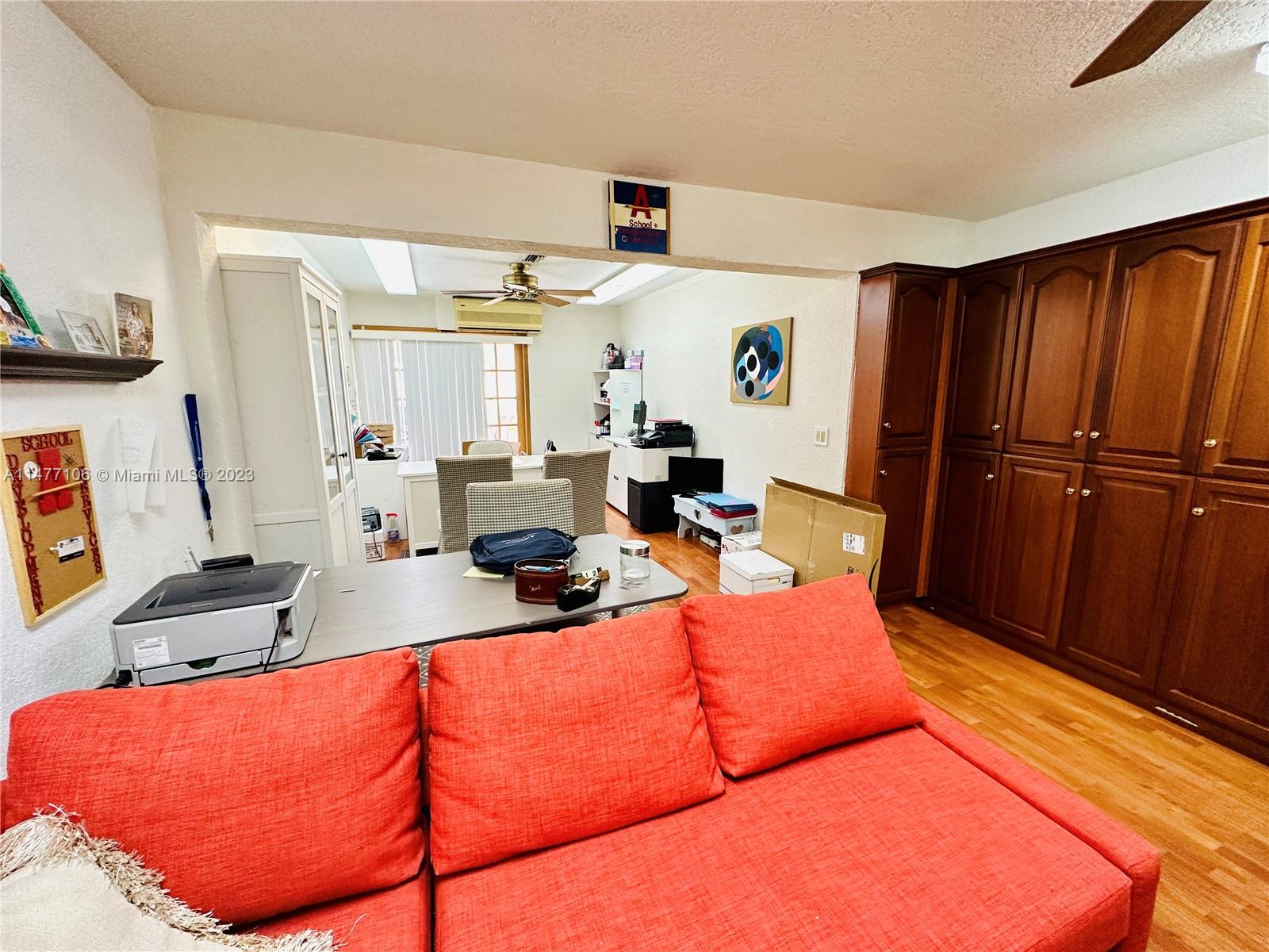 HIDDEN OAKS - Residential Lease